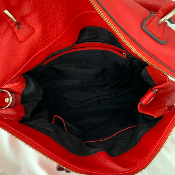 Red Handbag with rhinestone/studded bow detail - Picture 4 of 4